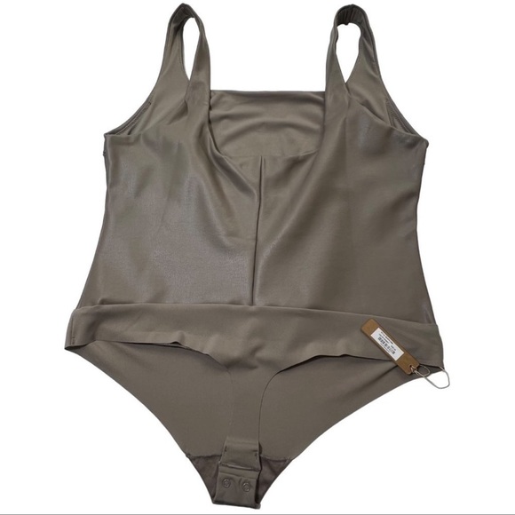 SKIMS FAUX LEATHER SCOOP BODYSUIT CEMENT SIZE 2X - Picture 6 of 12